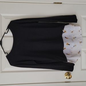 LA Soul Black Sweater with White Bee Shirt Stitching Size M